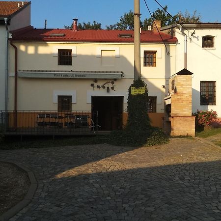Sklep U Hrabalů Apart otel Hustopeče Dış mekan fotoğraf