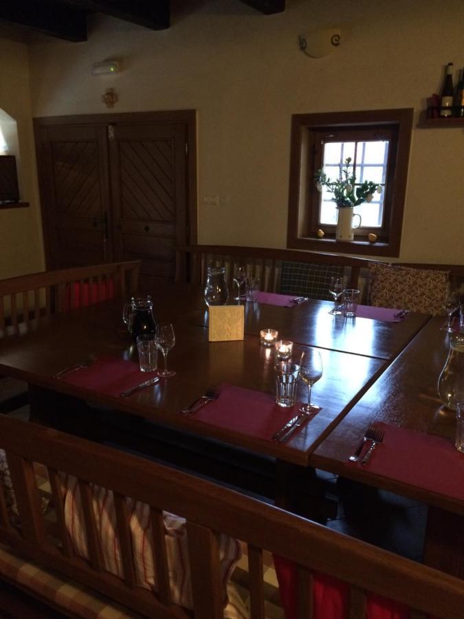 Sklep U Hrabalů Apart otel Hustopeče Dış mekan fotoğraf