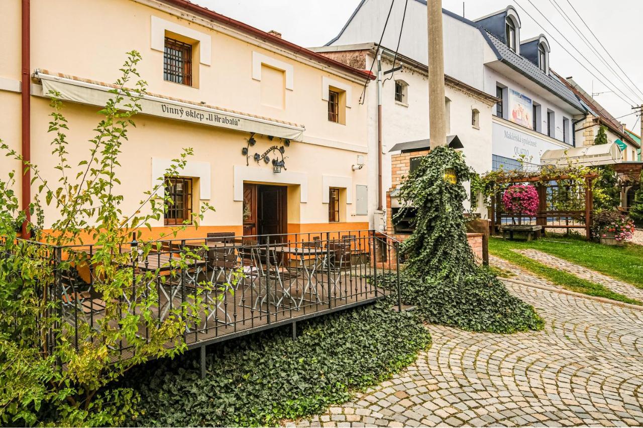 Sklep U Hrabalů Apart otel Hustopeče Dış mekan fotoğraf