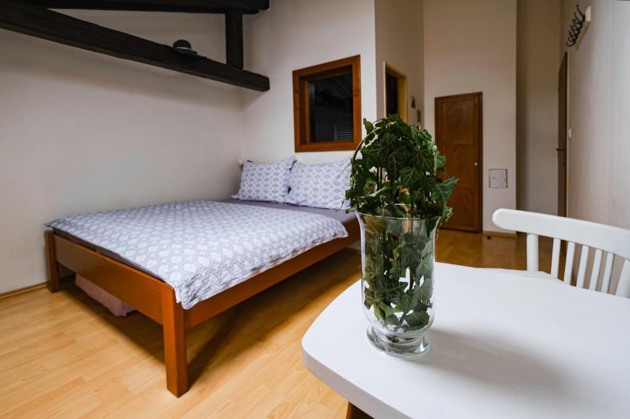 Sklep U Hrabalů Apart otel Hustopeče Dış mekan fotoğraf